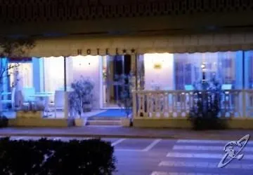 L'elysee 2* كاوْرلي